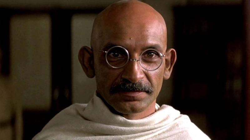Ben Kingsley i rollen som Gandhi i filmen med samma namn. 